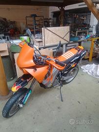 Moto enduro KTM lc4