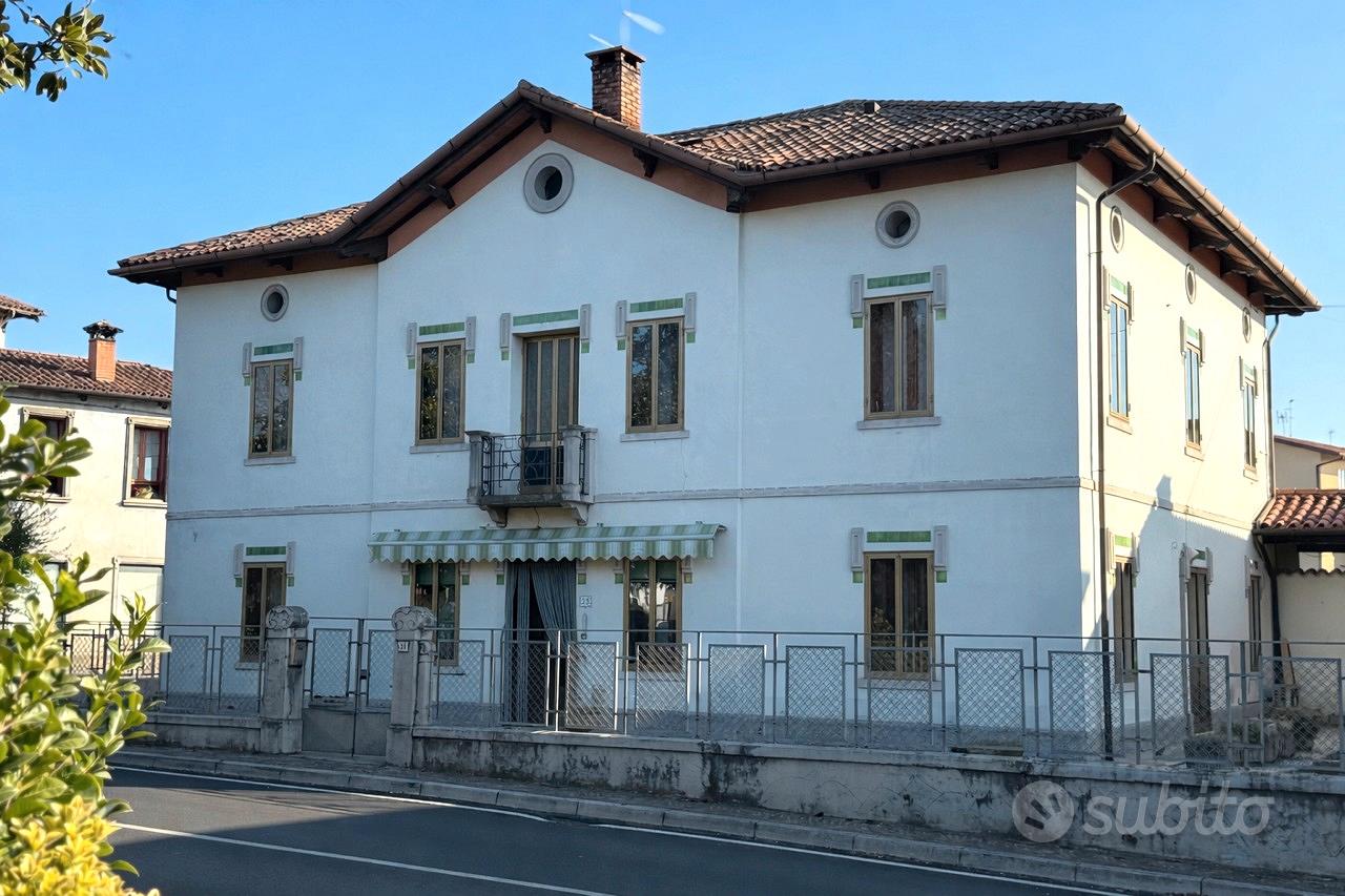 Villa d'epoca con garage