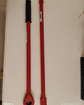 chiave per radiatore + leva quadra 