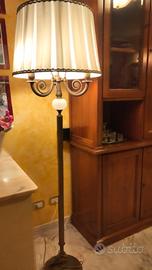 piantana in stile classico 