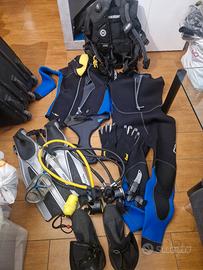 attrezzatura completa da subacquea usata