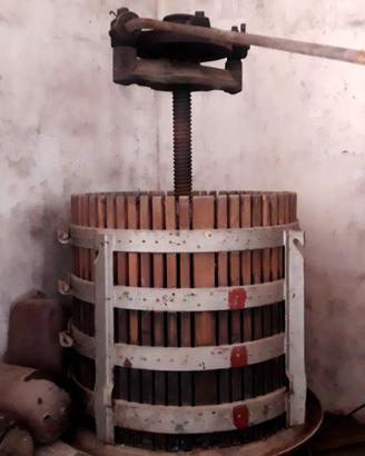 Torchio da vino antico - Oggetto d'arredamento