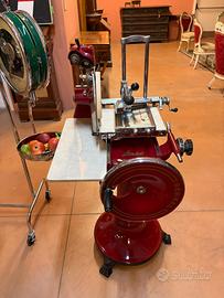 Affettatrice antica a volano