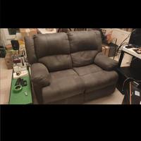 Divano 2 posti con recliner elettrico
