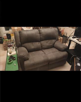 Divano 2 posti con recliner elettrico