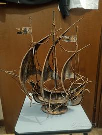 veliero in ferro