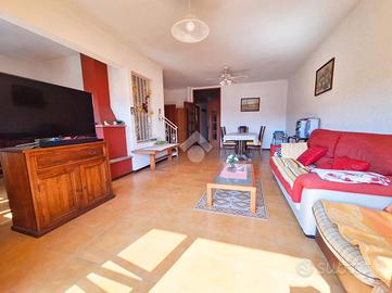 4 LOCALI A LORETO