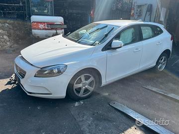Volvo V40 2015 D4162T