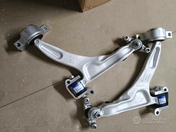 COPPIA BRACCI OSCILLANTI ORIGINALI VOLVO SX e DX