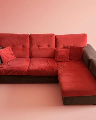 Divano angolare in velluto rosso con chaise longue