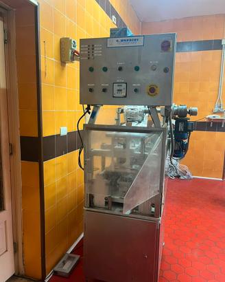 Terno saldatrice Automatica per vaschette alimenti