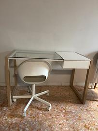 Scrivania + sedia con rotelle