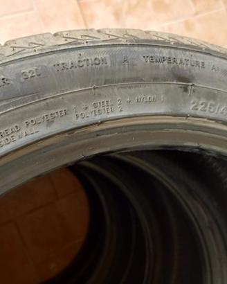 gomme 225/45 R18
