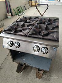 cucina 4 fuochi professionale a gas da 45Kw