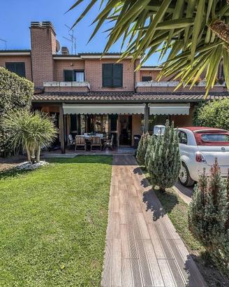 Villetta a schiera di 180 m² con 5 locali a Roma