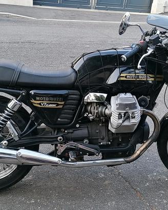 Moto Guzzi V7  classic prima serie black edition