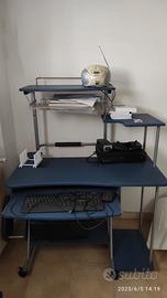 scrivania porta pc