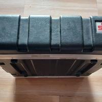 Rack Case 2U marca SKB - Road Ready Protection