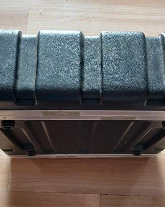 Rack Case 2U marca SKB - Road Ready Protection