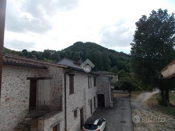 CASA SEMINDIPENDENTE A FOLIGNO