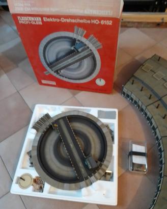 Piattaforma  elettrica Fleischmann + 15 rimesse 