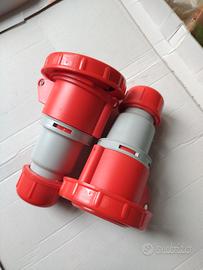 2 Prese Industriali 32A 3P+T+N IP67