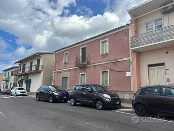 Palazzo / Edificio a Sarroch