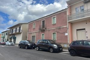 Palazzo / Edificio a Sarroch