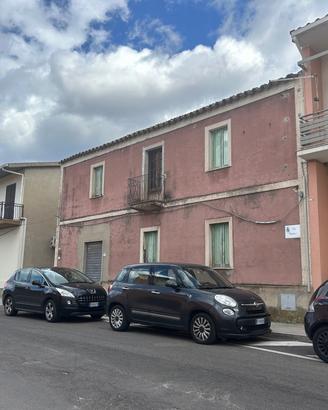 Palazzo / Edificio a Sarroch
