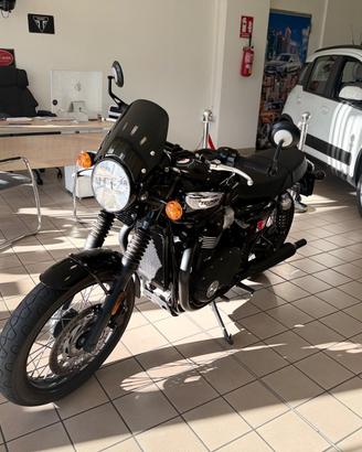 Triumph Bonneville T100 T-100 black 900ht