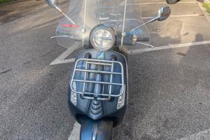 Vespa primavera touring