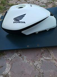 Serbatoio hornet 2002