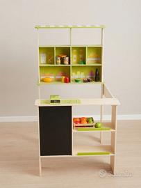 Negozietto  in legno per bambini con lavagna