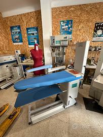 Asse da stiro aspirante e soffiante con braccio