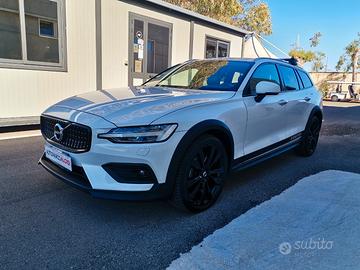 Volvo V60 Cross Country 2.0 d4 Business Plus awd g