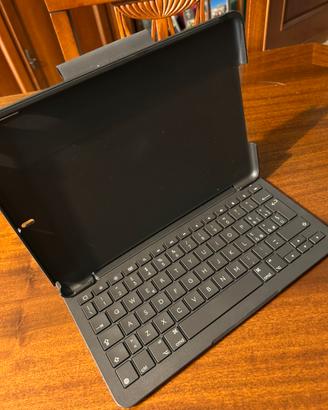 Logitech custodia con tastiera per ipad