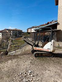 Escavatore bobcat 323