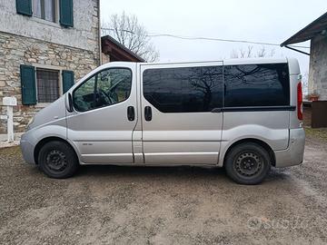 Renault trafic 9 posti