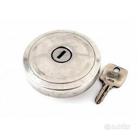 Tappo serbatoio benzina con chiave per moto epoca