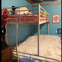 Letto a castello in metallo bianco