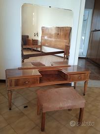 Toilette con Specchiera e Sgabello (Anni '50)