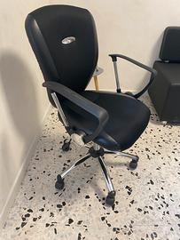 Sedia da ufficio ergonomica con ruote