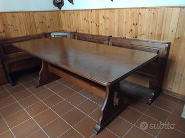 Tavolo con giropanca in legno 