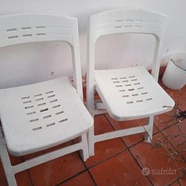 2 sedie in plastica per giardino