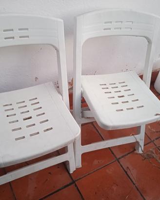 2 sedie in plastica per giardino