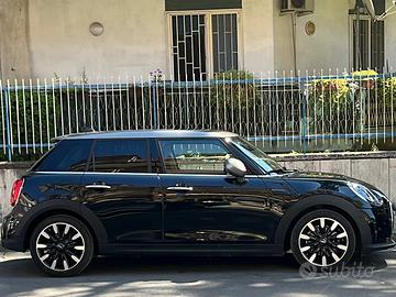 Mini Cooper 1.5 resolute 5 porte full optional