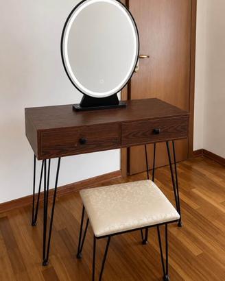 Toeletta da trucco con sgabello