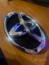 Logo auto toyota ad incastro 13x9cm