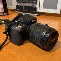 Nikon D3300 con obiettivo 18-105 mm