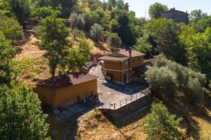 Villa di 188 m² con più di 5 locali e box auto a L